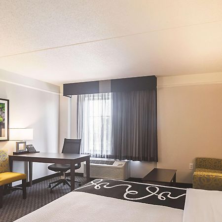 俄克拉荷马城西北高速公路拉金塔旅馆及套房酒店 奧克拉荷馬 外观 照片